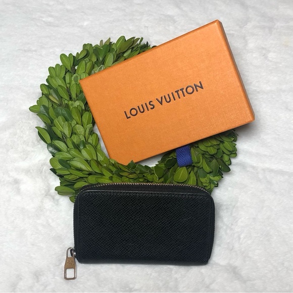 Louis Vuitton Taiga Leather Zippy Coin Purse/or Card Holder,Date Code#-MI3108 - Picture 3 of 16
